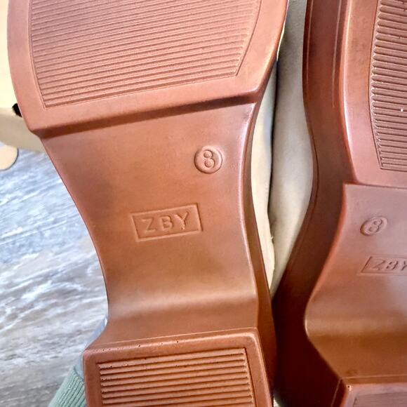 Mules - Picture 7 of 8